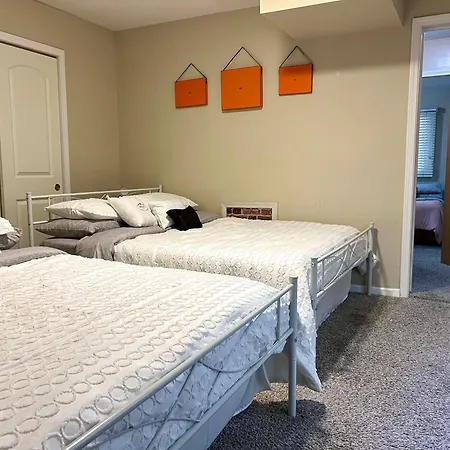 Designer Themed 4 Bedroom In Best Location With Patio And Fireplace-3